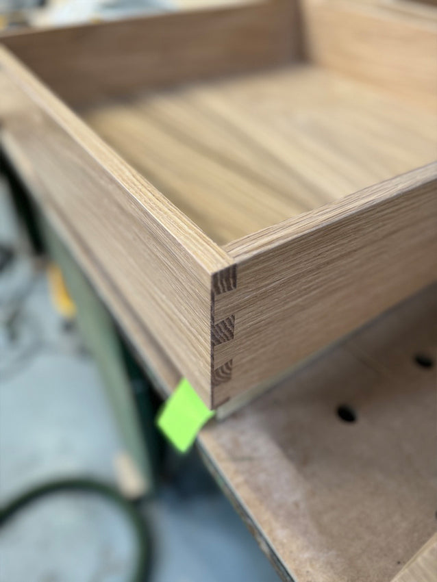 Workshop - our 16mm solid oak dovetailed drawers 😍