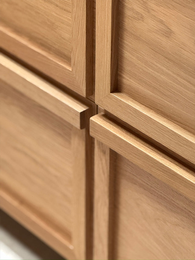 Maidstone - 3D oak details on drawers
